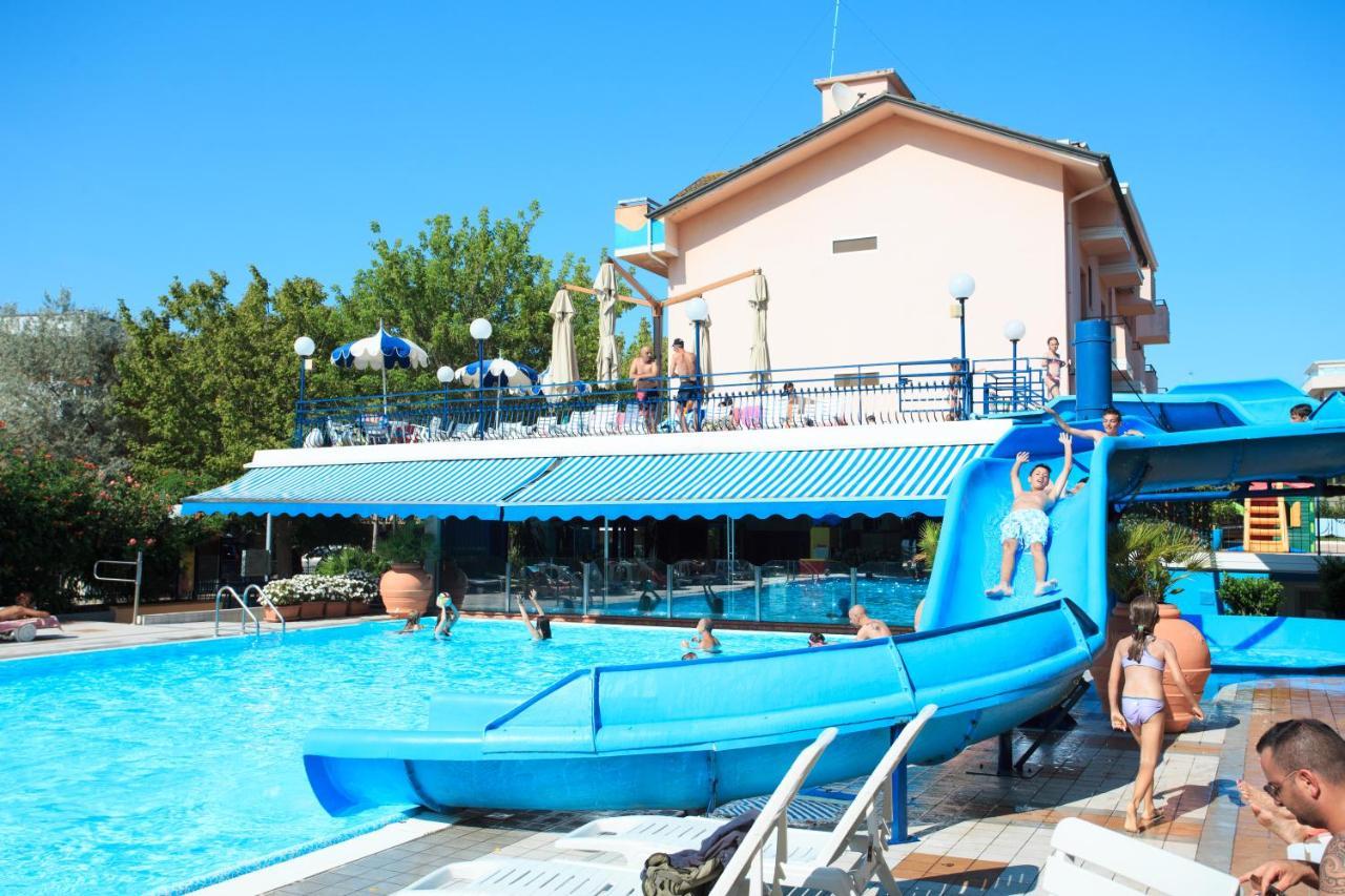 Hotel Minerva Гаттео-а-Маре Экстерьер фото